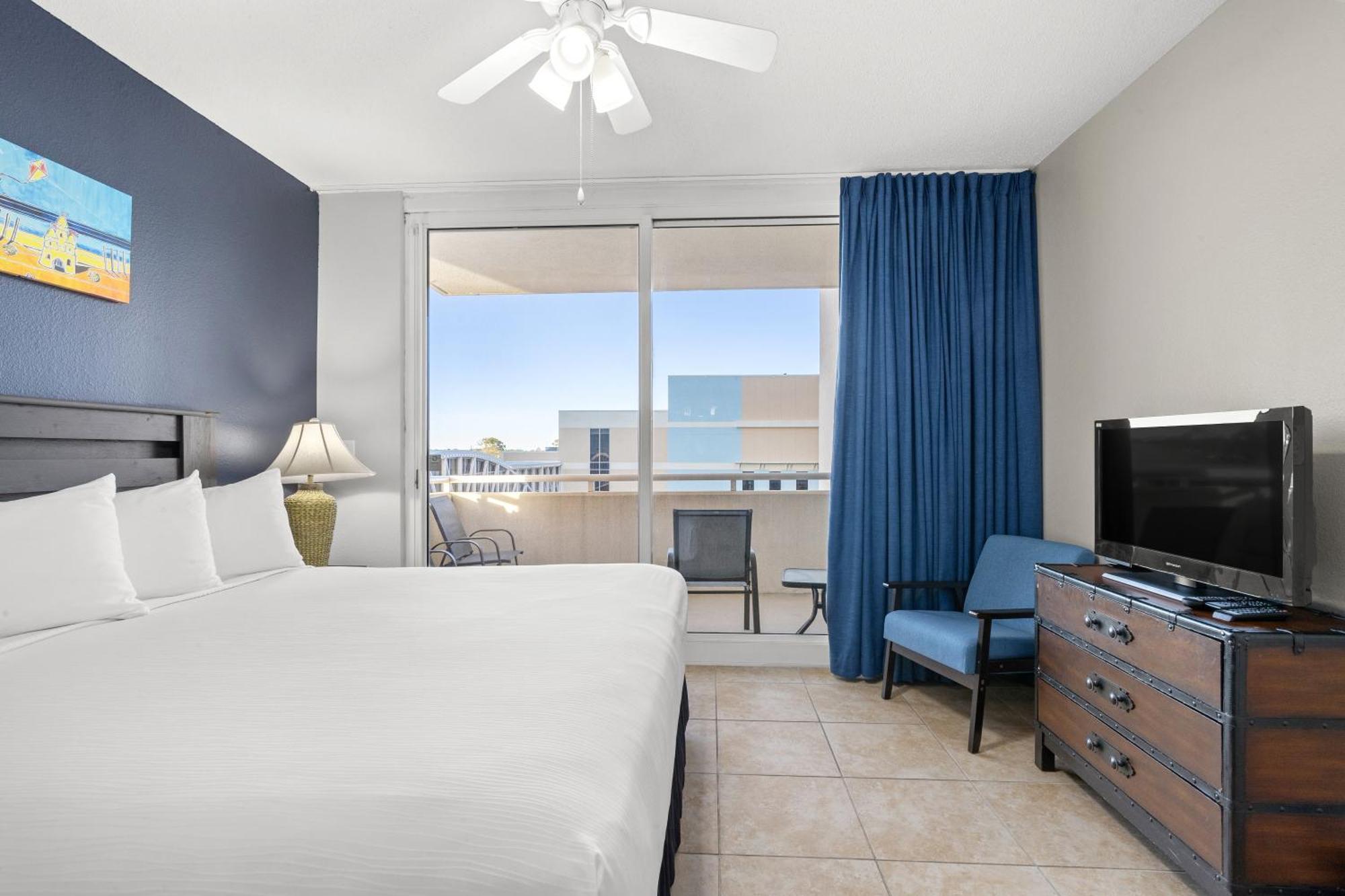 Official Majestic Beach Resort - Over 60 Units - All Ocean Front, Panama City Beach, Fl Ruang foto