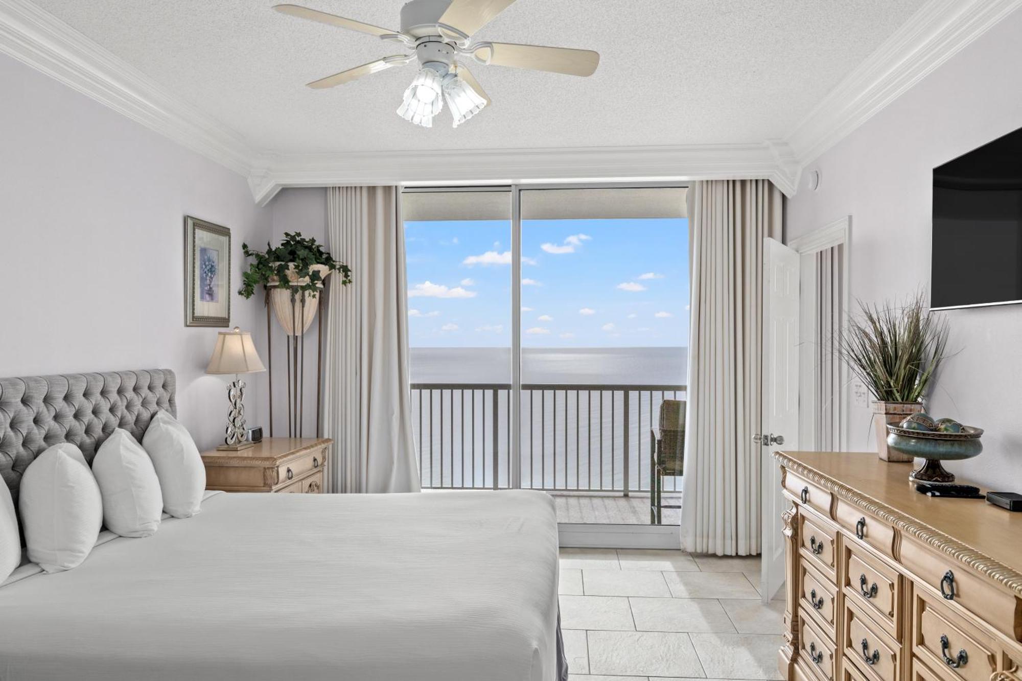 Official Majestic Beach Resort - Over 60 Units - All Ocean Front, Panama City Beach, Fl Ruang foto